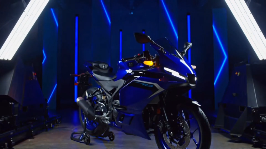 Yamaha R3 NEW 2025