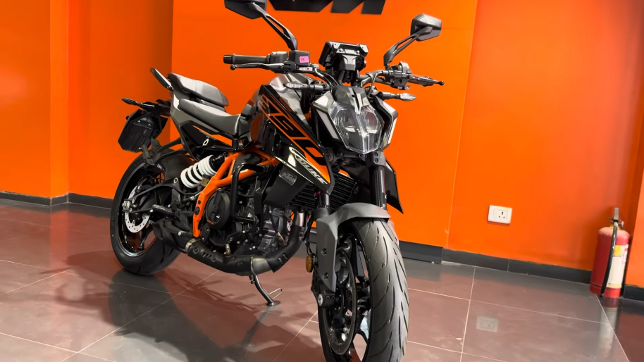 2025 KTM RC 390 2025 KTM RC 390